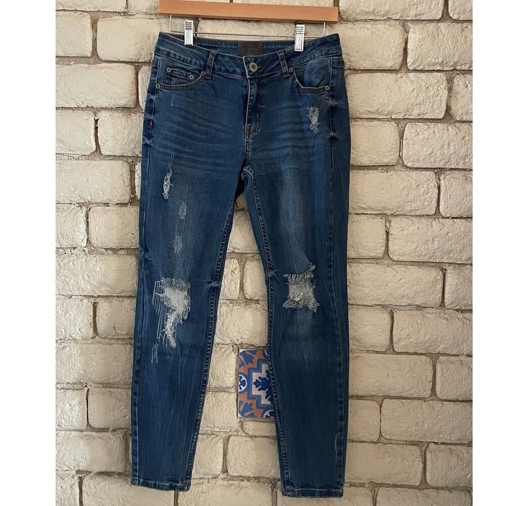 The Classic Cotton Denim Jeans Distressed Design Size 7 Straight Leg